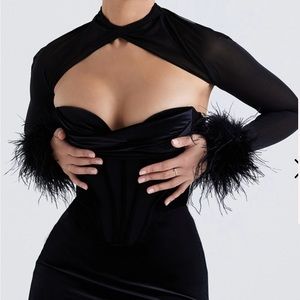 THALIA
BLACK VELVET CORSET MAXI DRESS